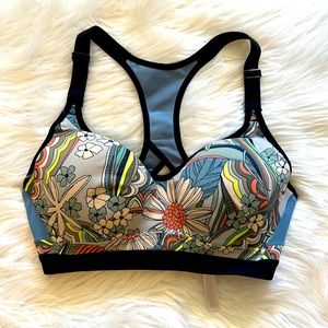 NWOT Victoria’s Secret sports bra